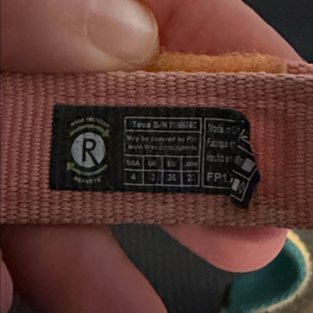 Teva Kids Sandals size 4 - Picture 2 of 3